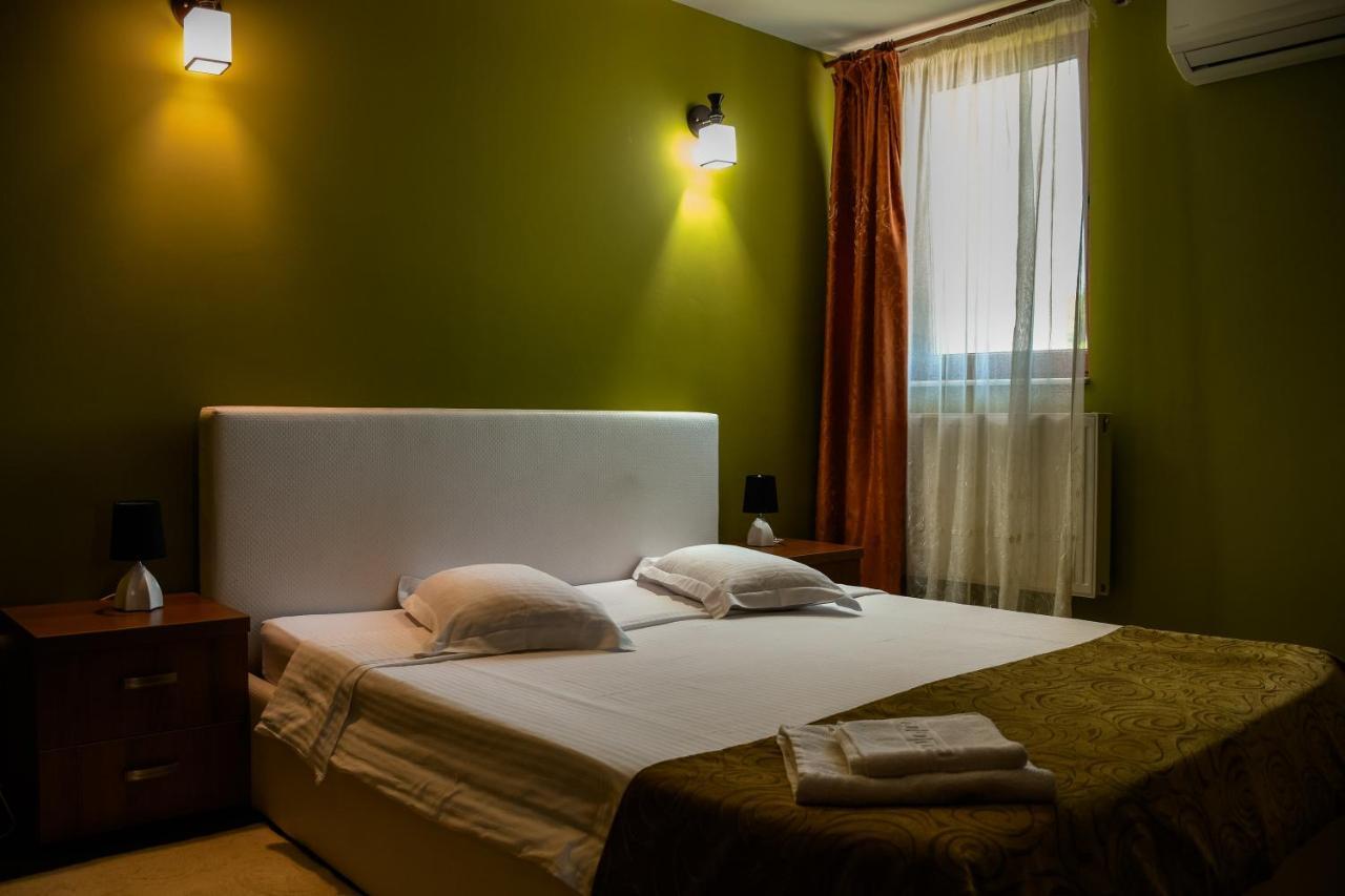 Pensiunea Clasic Hunedoara Pestisu Mare Extérieur photo