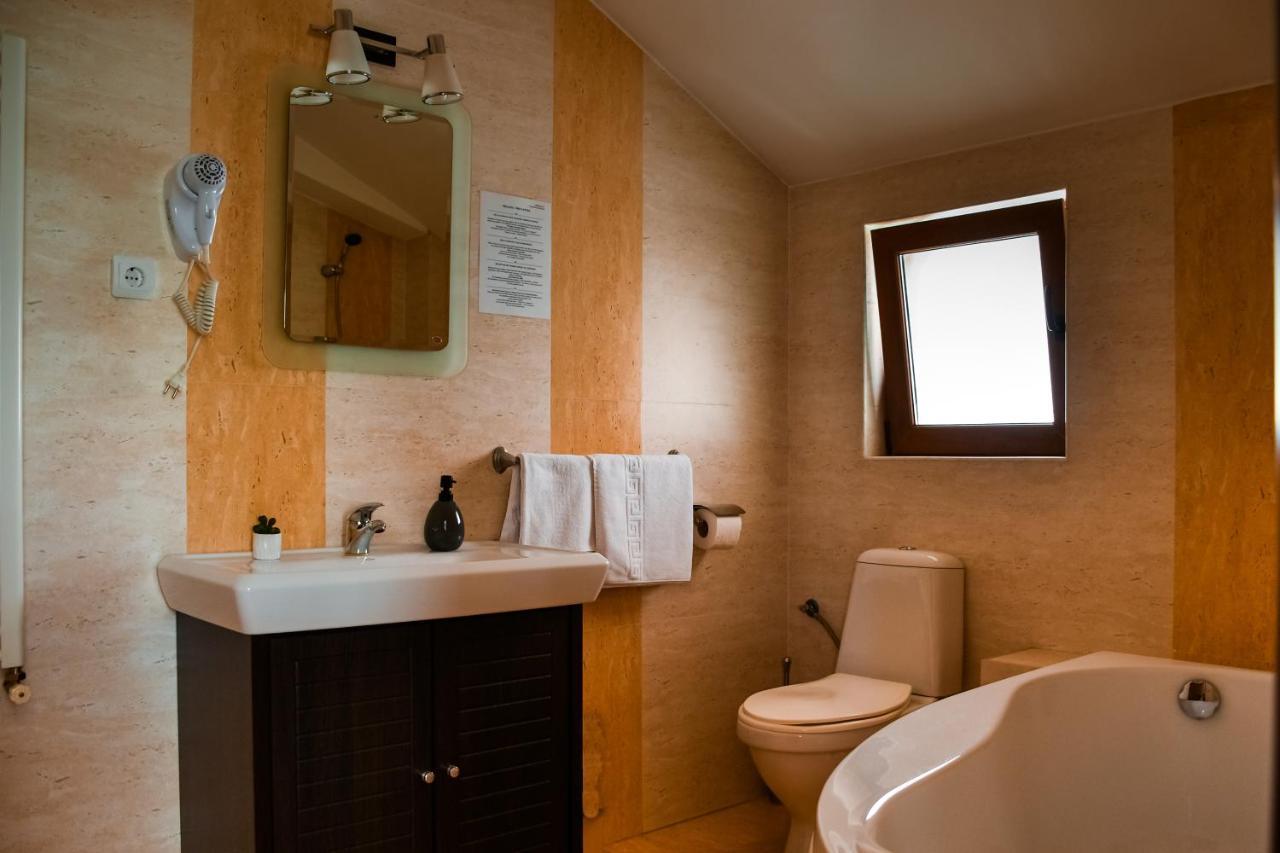 Pensiunea Clasic Hunedoara Pestisu Mare Extérieur photo